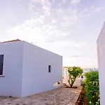Titi Καμίνια