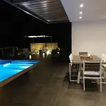 Titi Βίλα Καμίνια