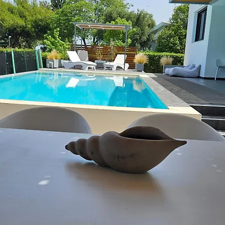 Titi Villa