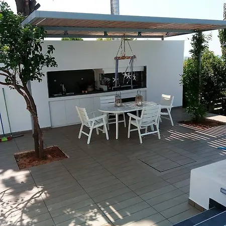 Titi Villa